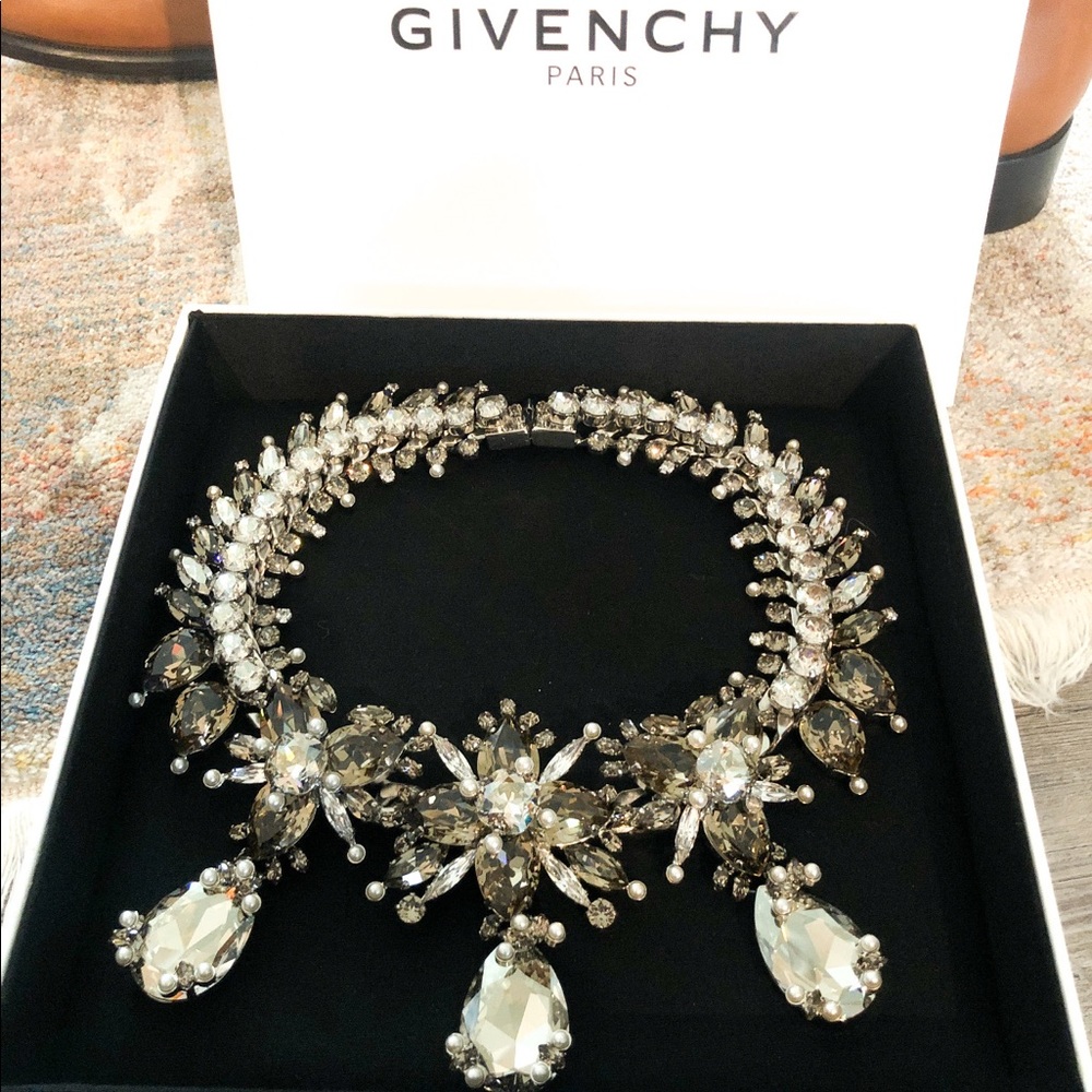 $3500 Givenchy Crystal & Pearl Collar Necklace.